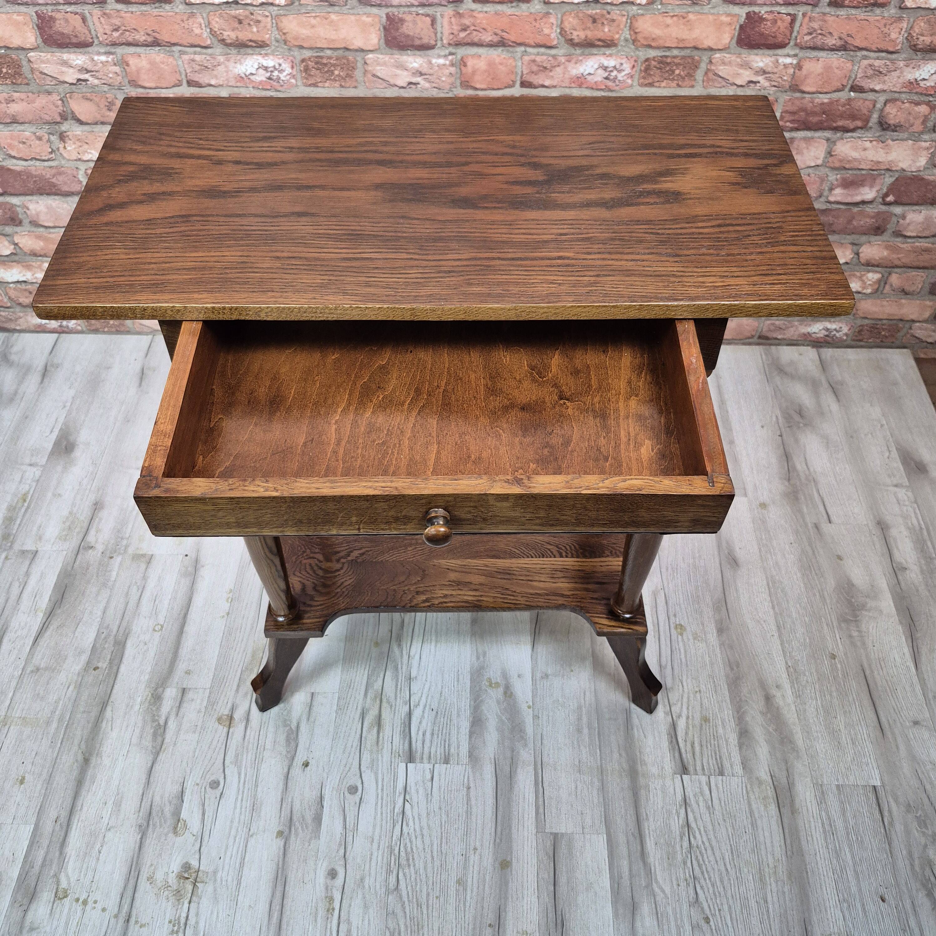 Table d'appoint en chêne ancien avec tiroir, vers 1900