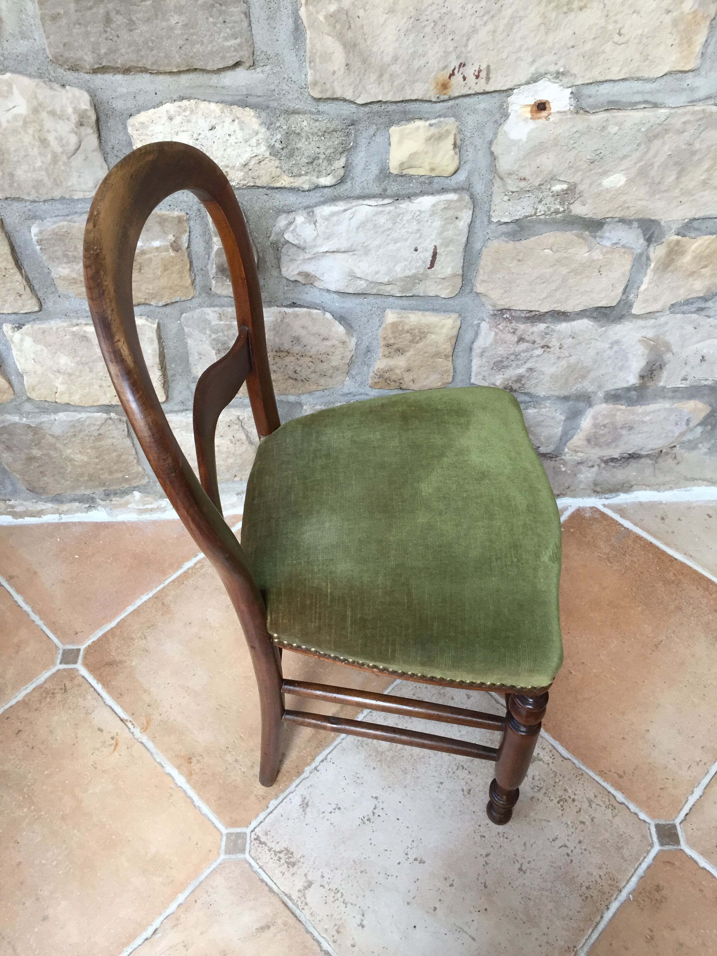 Chaise Louis Philippe en velours vert