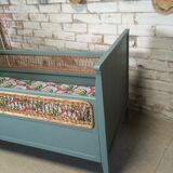 Baby bed feet compass and woven wicker
