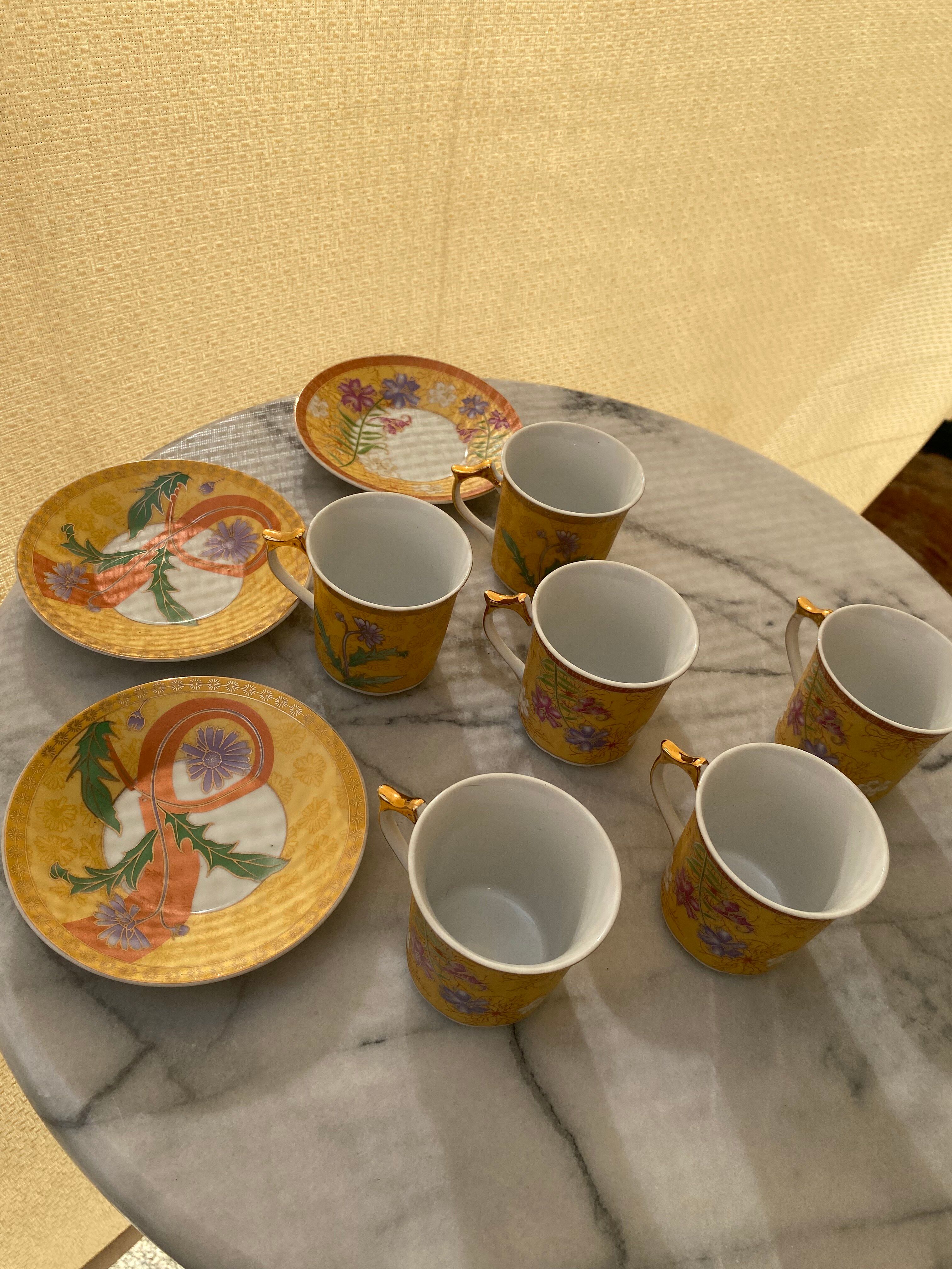 Charming coffee/tea service in porcelain – Asian style