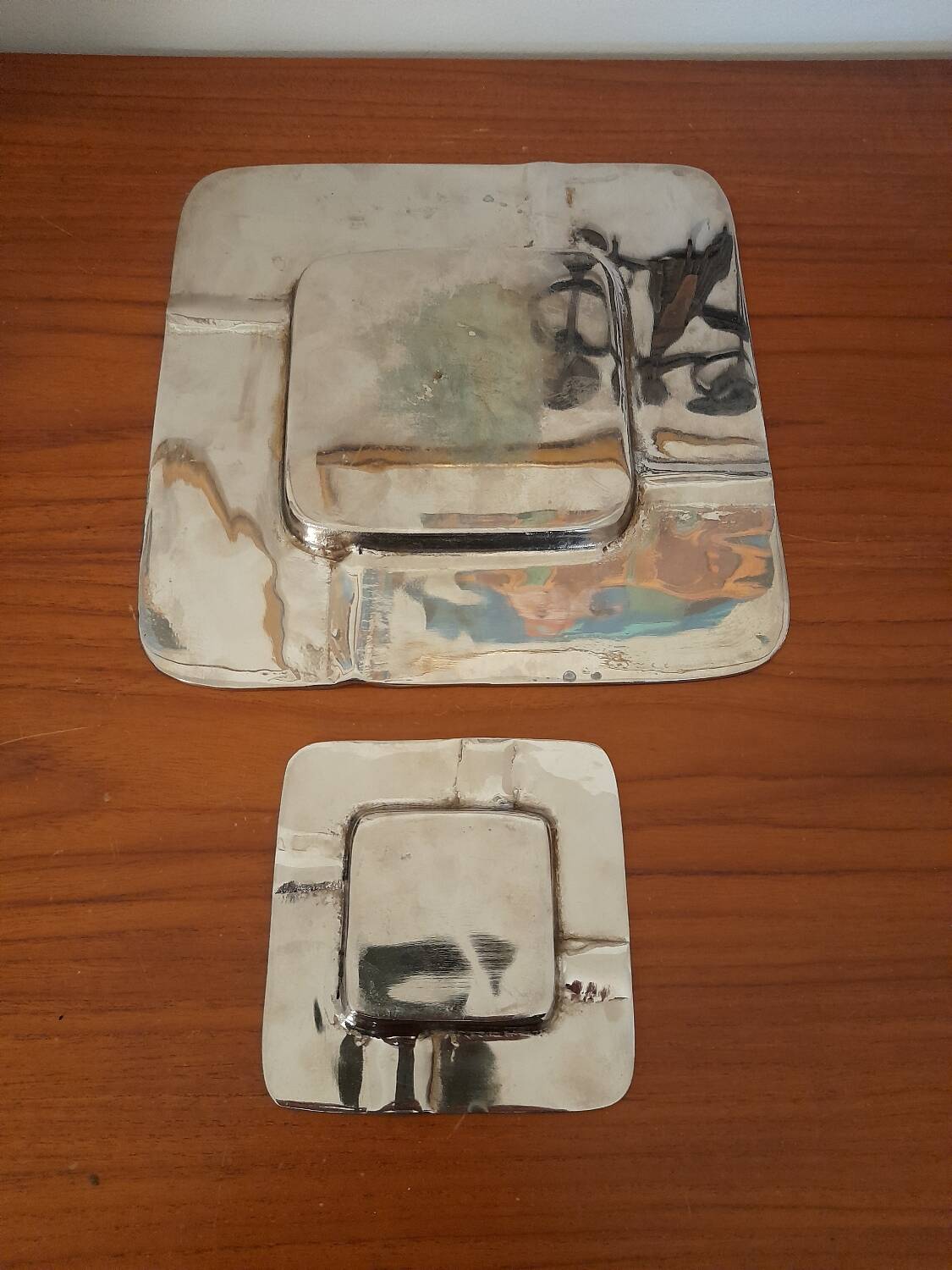 Geometric minimalist ashtray