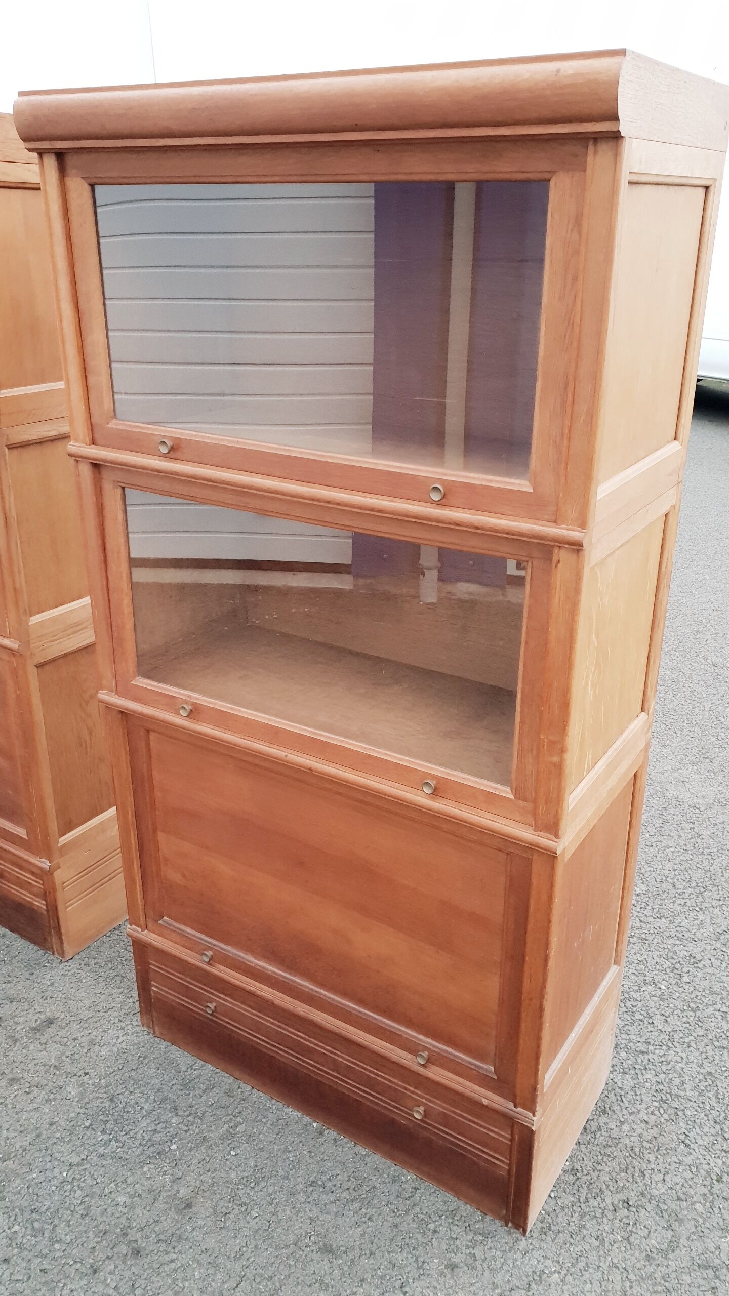 Vintage notary library