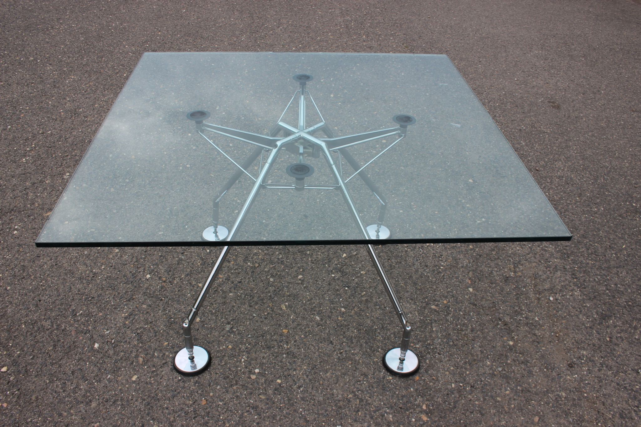 1970s Norman Foster Nomos glass table for Tecno Italy