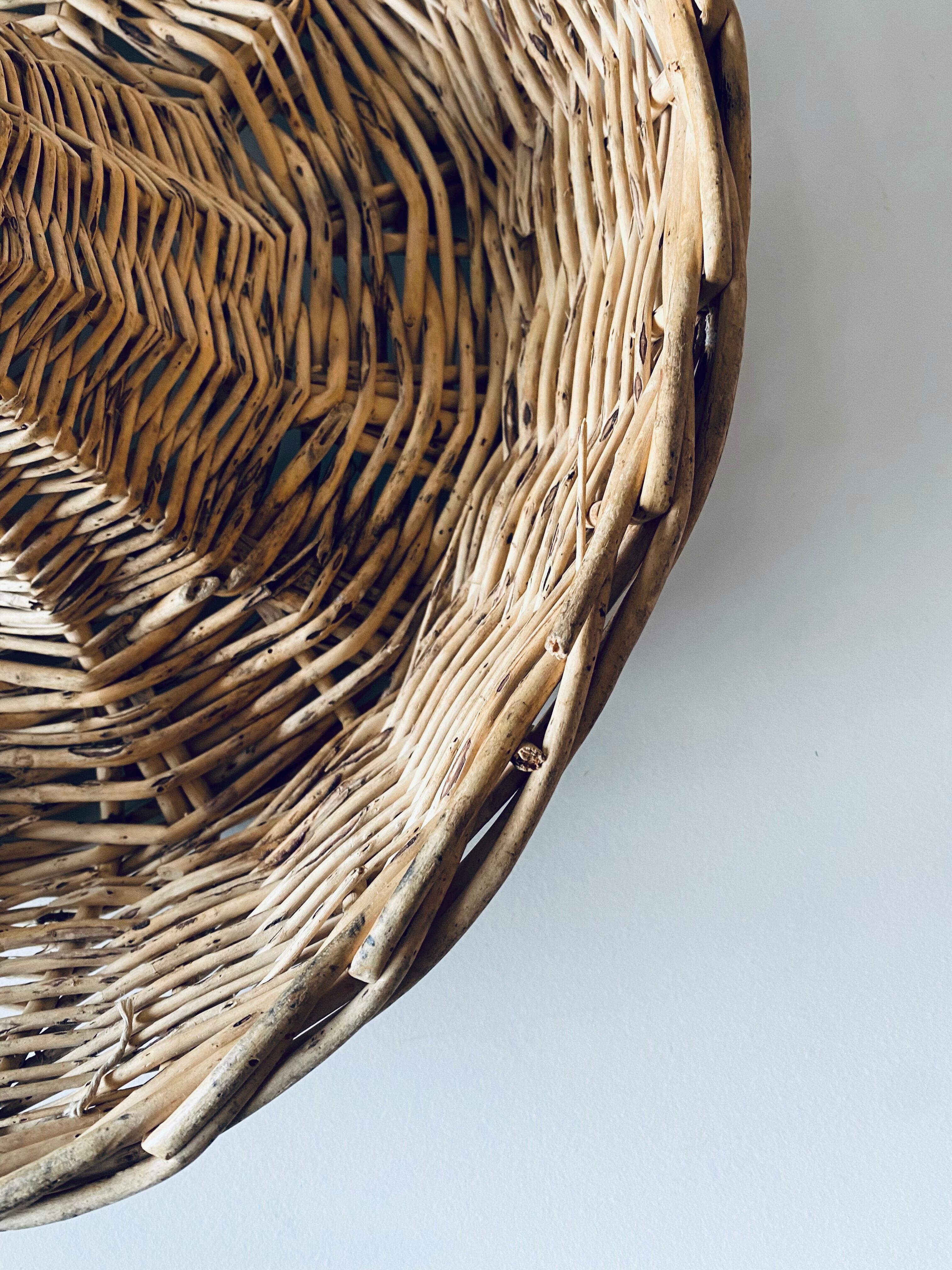 Old baker's panière