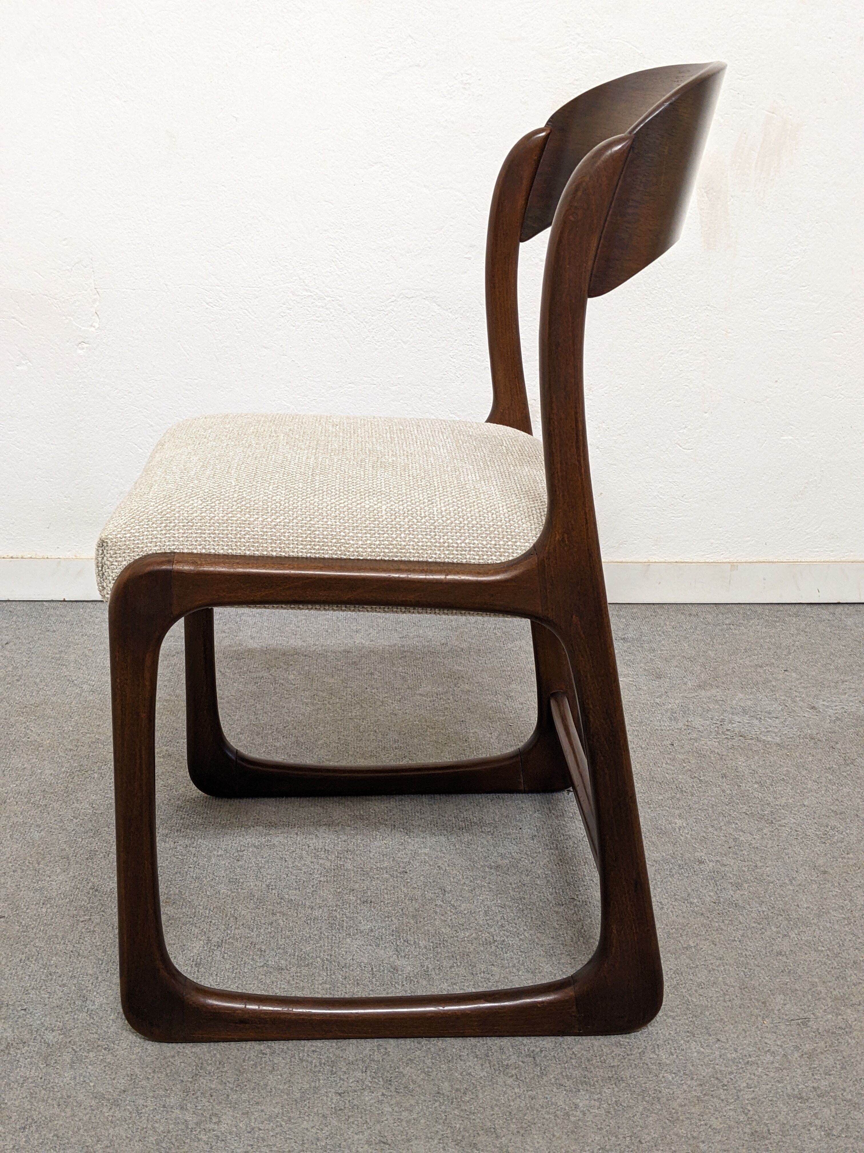 Series of 4 Baumann sled chairs from the 60s/70s