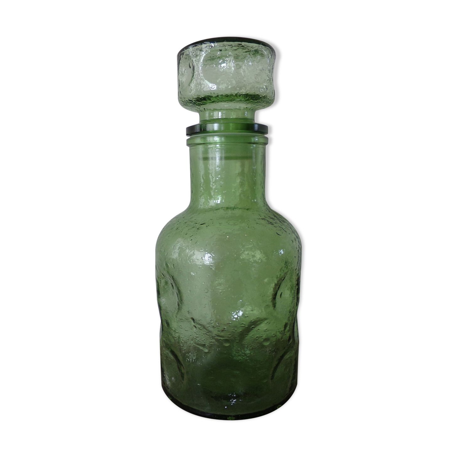 Bubbled glass carafe