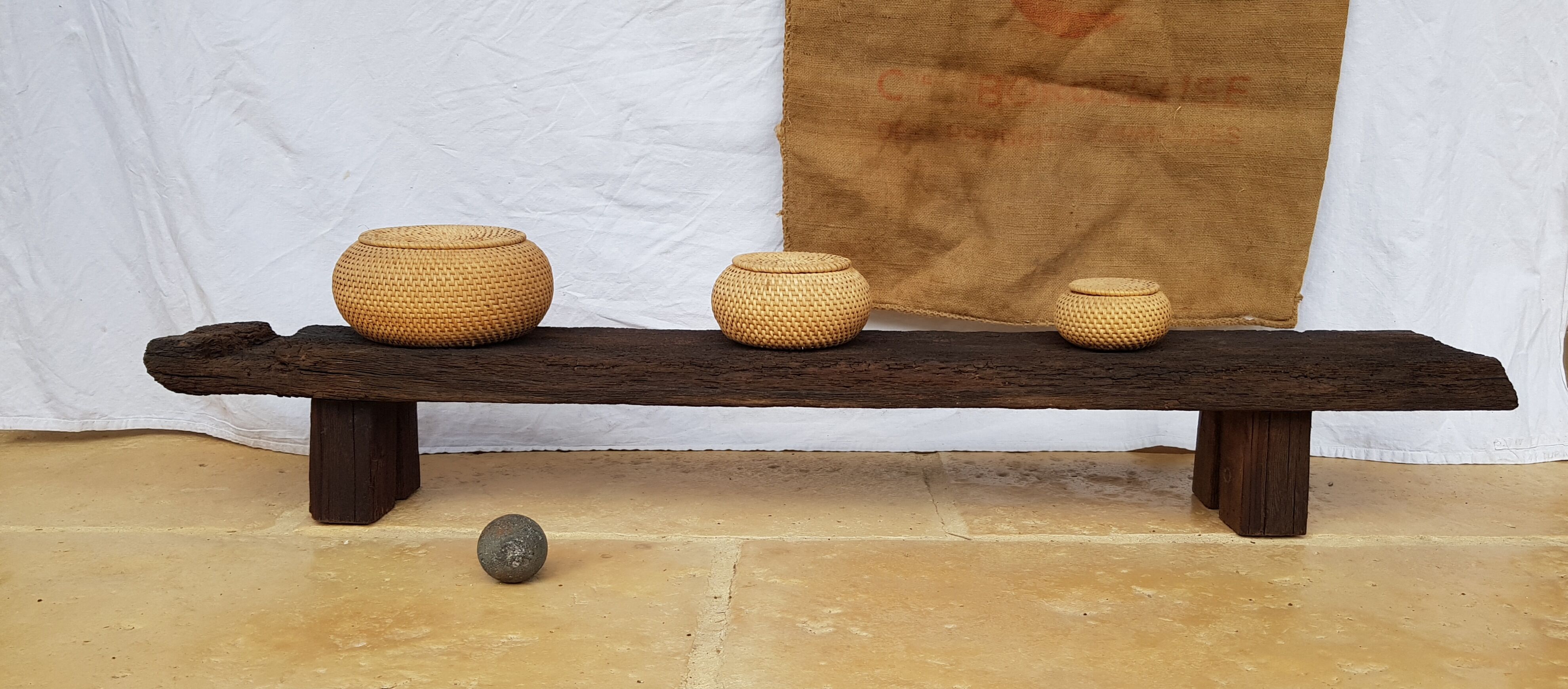 Banc tribal en bois massif