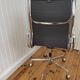 Fauteuil de bureau ea 219 soft pad eames chair by vitra