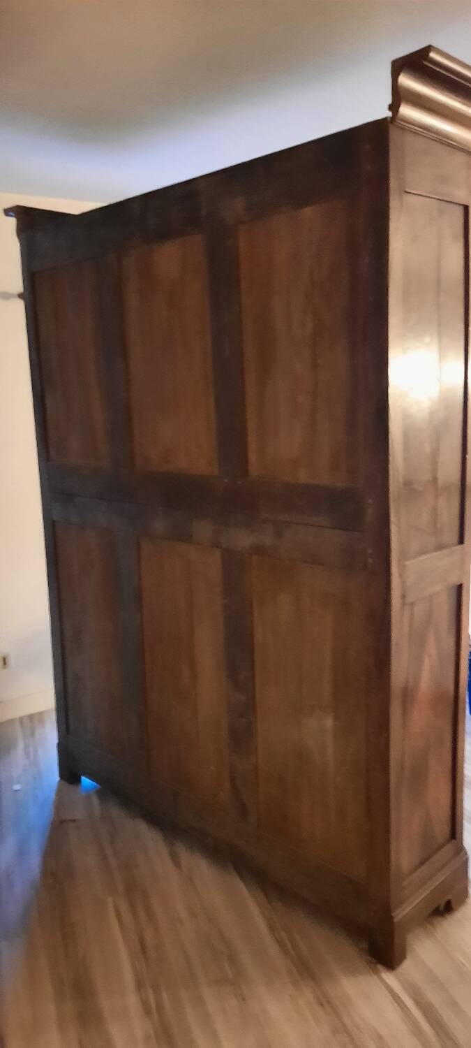 Louis Philippe display cabinet style