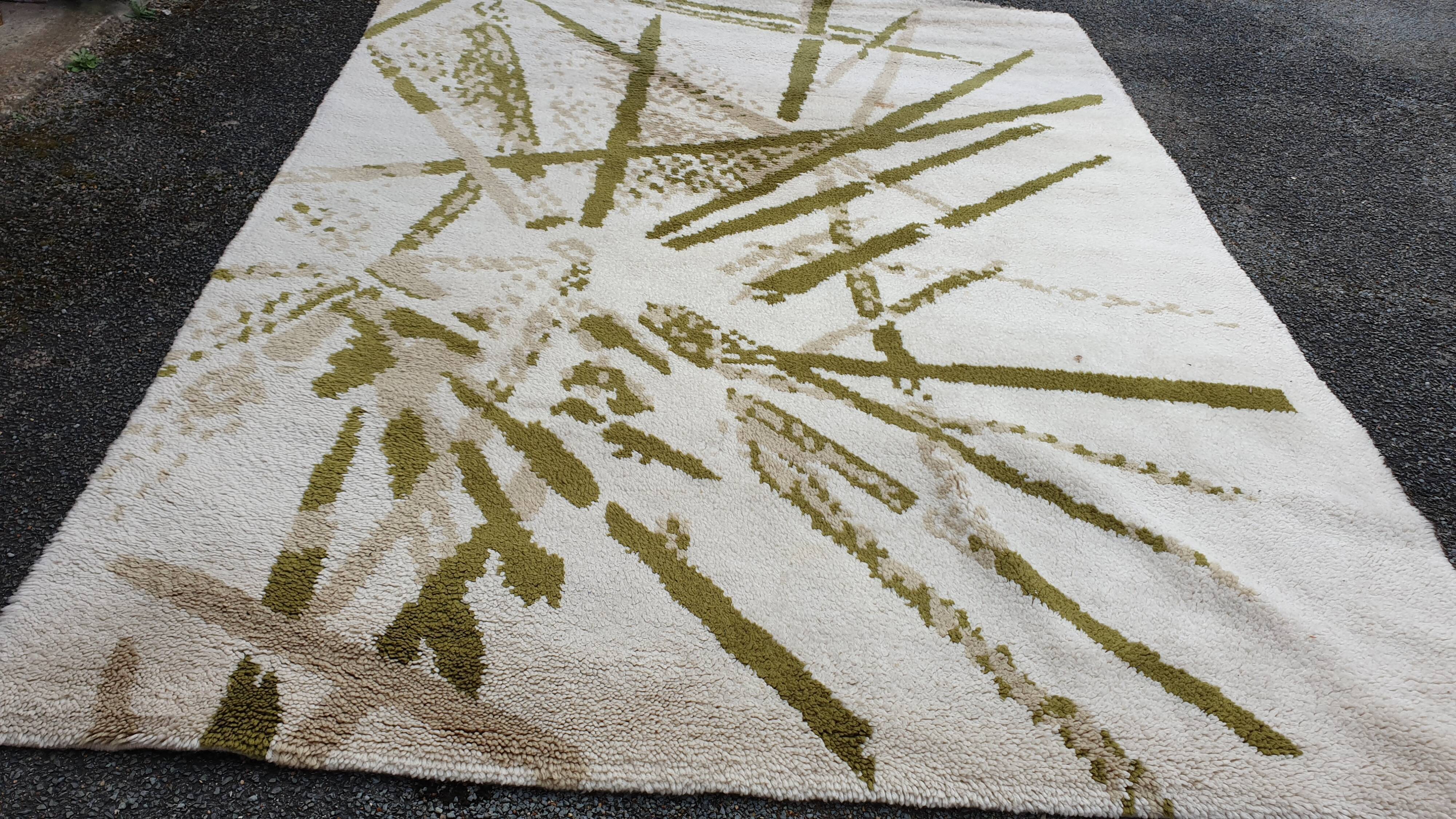 Curly wool design rug