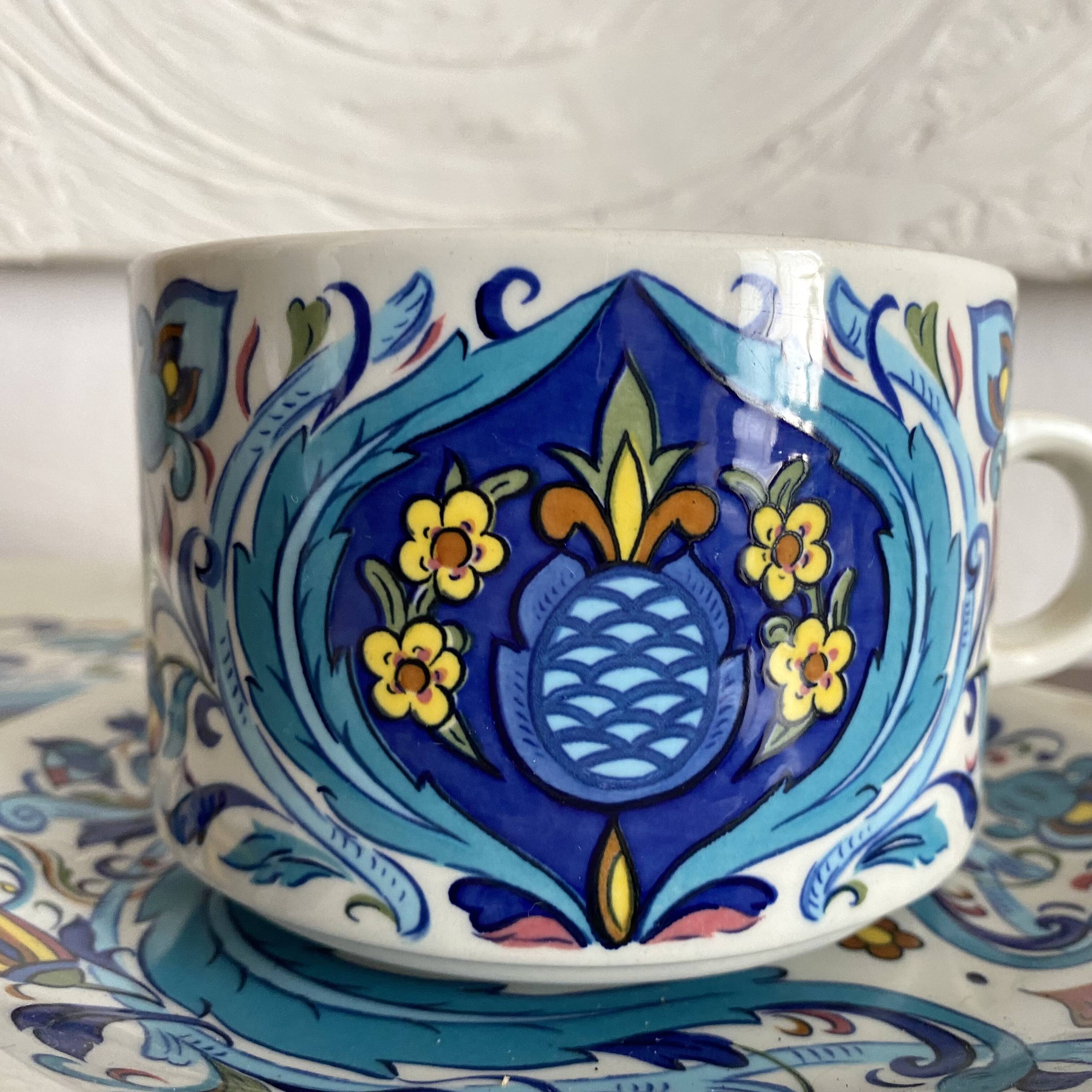 Villeroy and Boch Izmir model large cup breakfast set