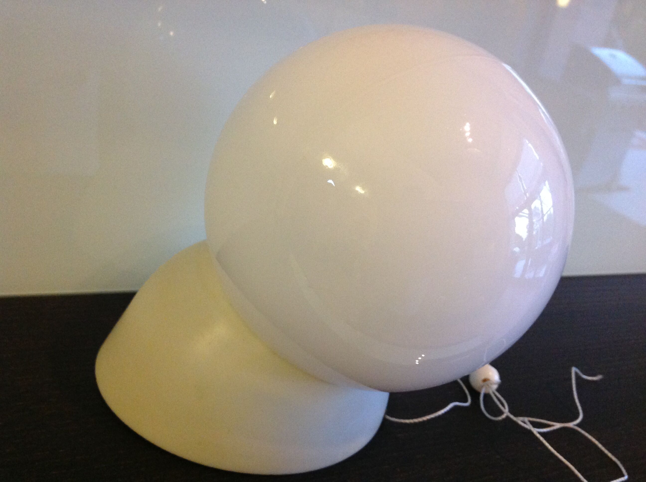 Applique globe vintage en opaline blanche années 60, 70