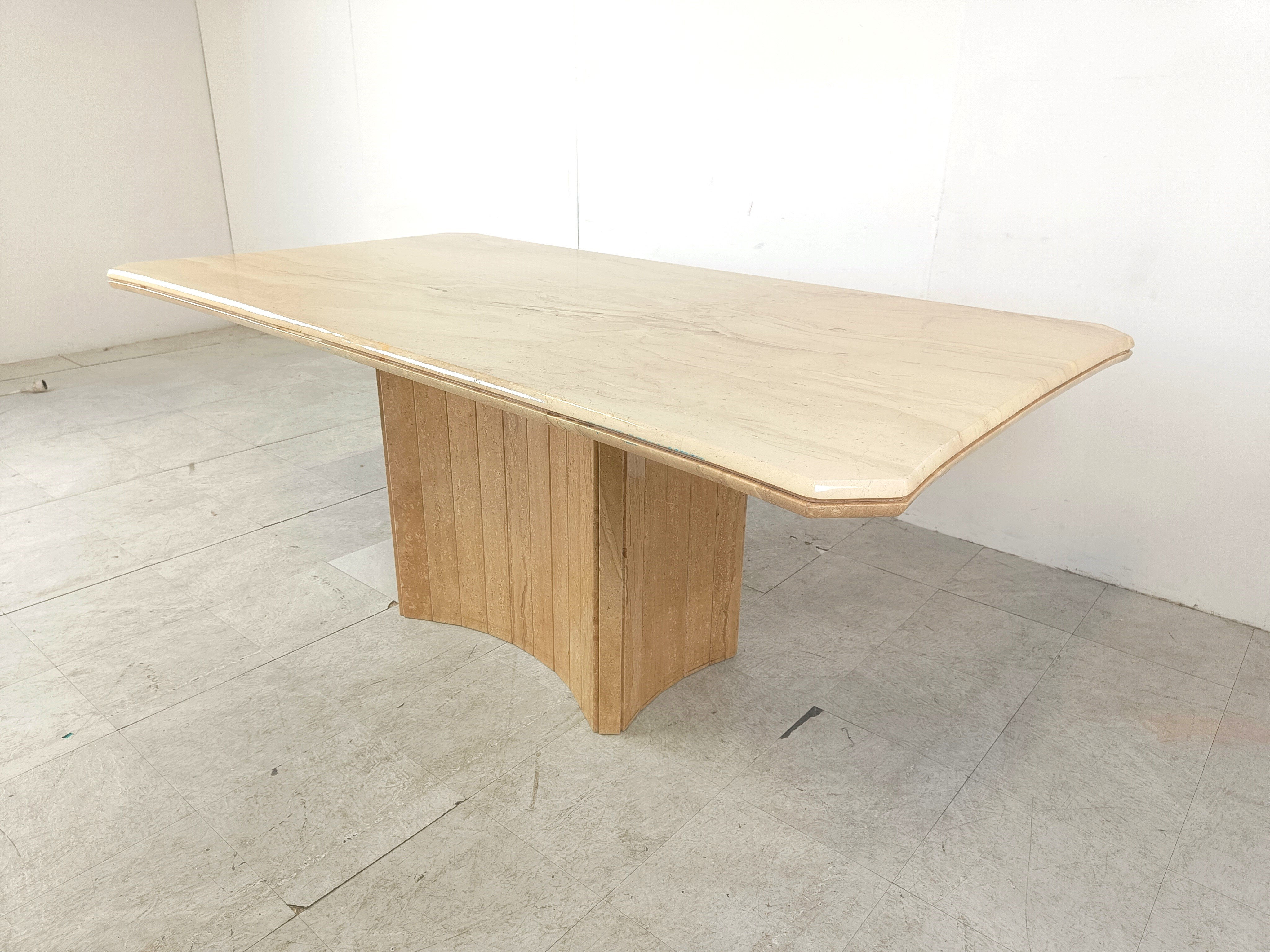 Table à manger en travertin vintage, années 1970