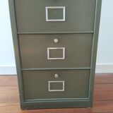 Armoire métallique à clapet