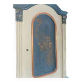Armoire de cuisine antique en bois peint blanc et bleu, décor peint à la main, fin XIXe