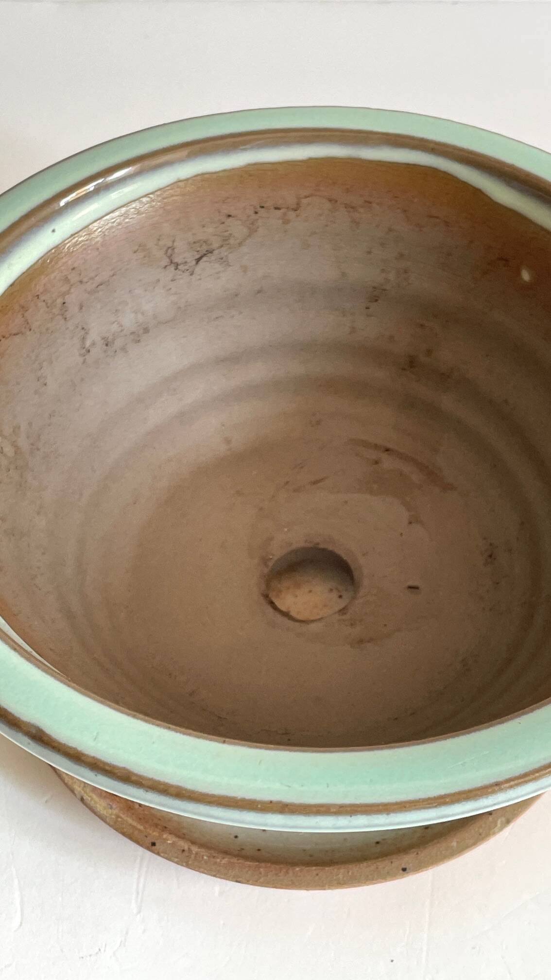 Pot tripode et soucoupe céramique vintage