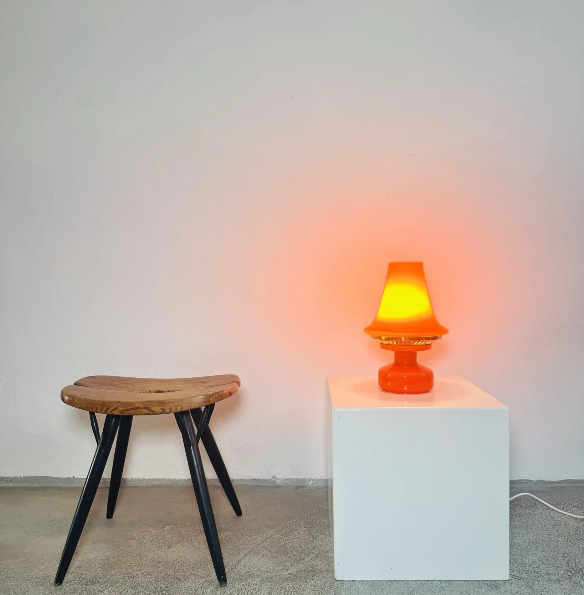 Table lamp in glass B-124 by Hans-Agne Jakobsson for Markaryd Ab, Sweden, 1960s.