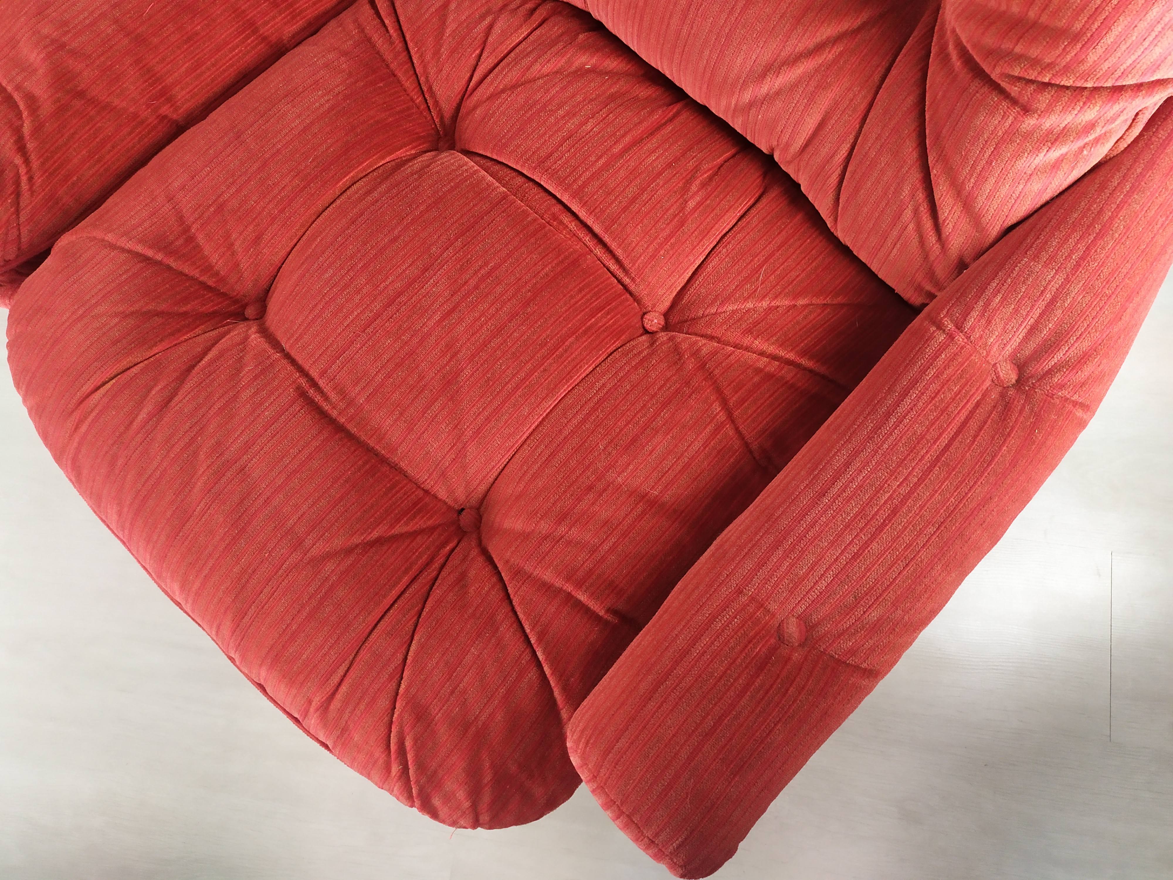 Airborne Cadestin Red Velvet Lounge