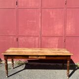 Farm table