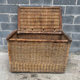 Wicker storage chest/trunk