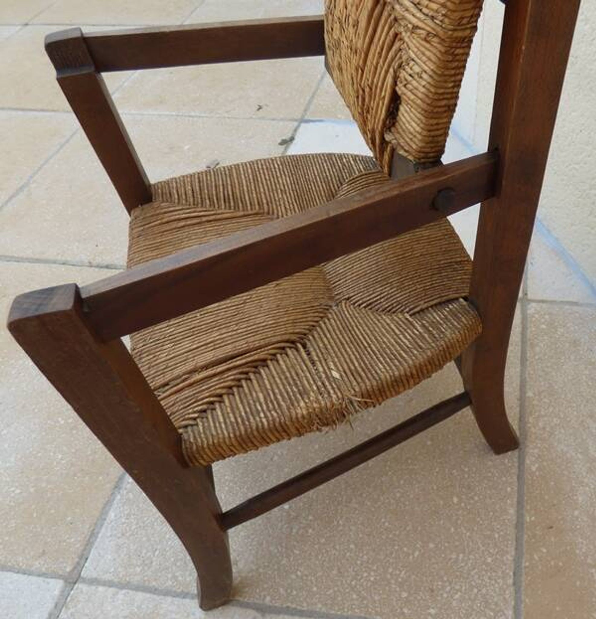 Chaise de prière vintage en bois, paille tressée double, siège relevable