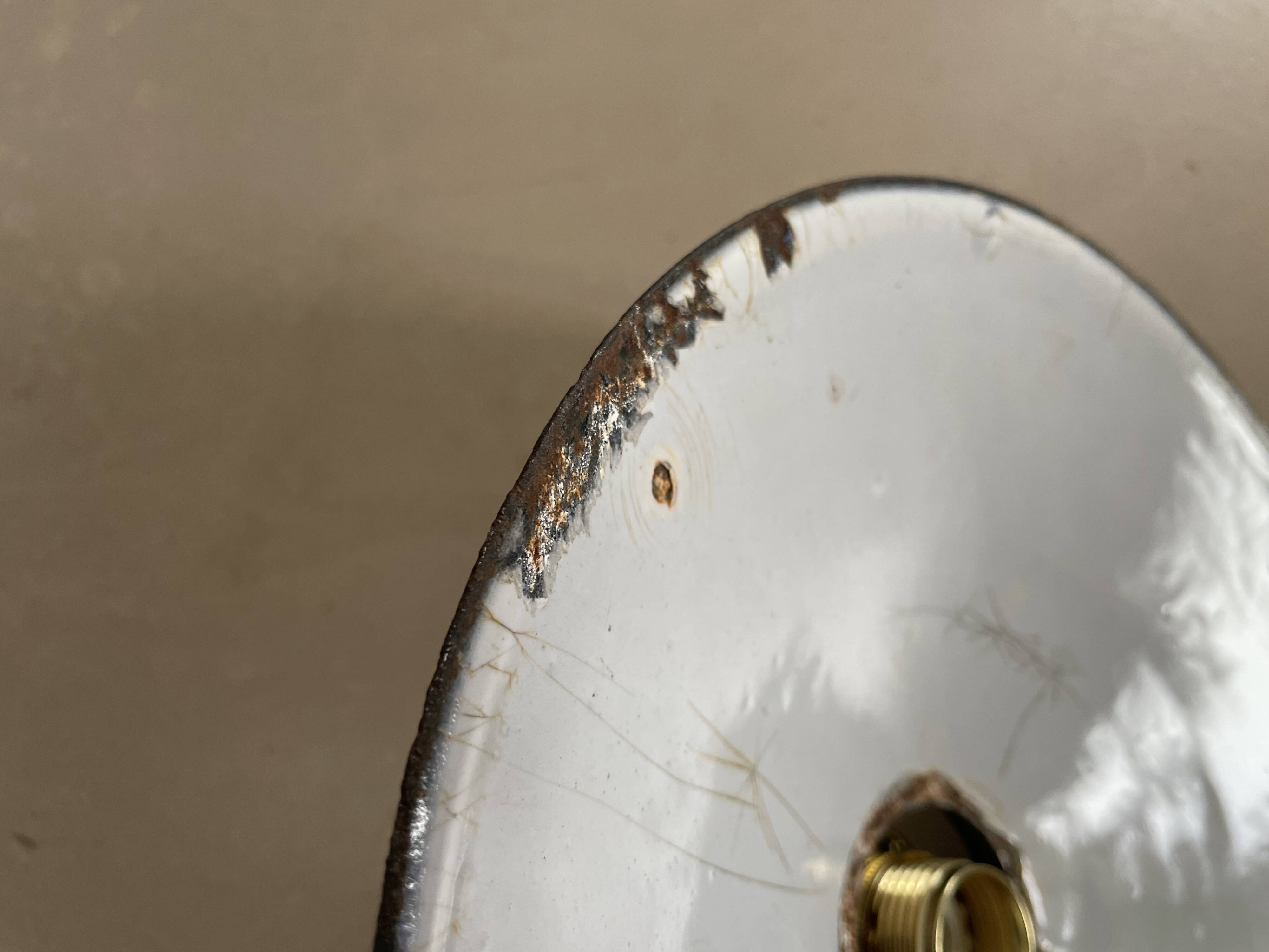 Industrial enameled sheet metal pendant light