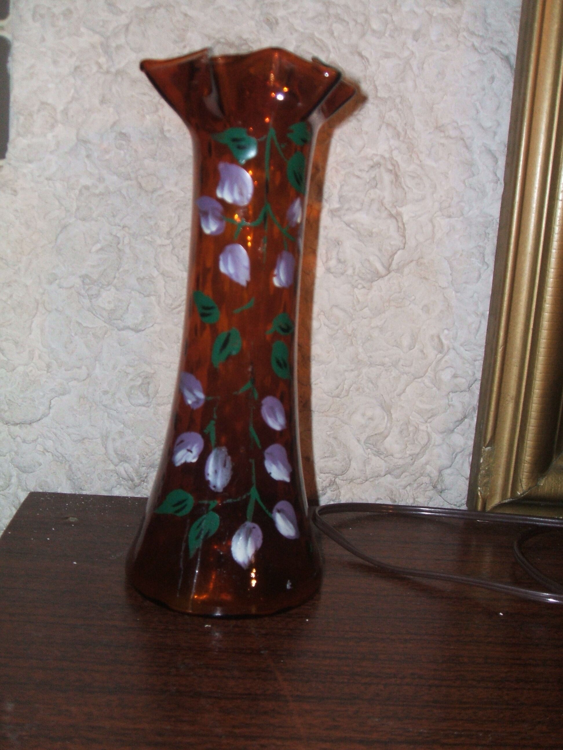 Vase with purple flower patterns