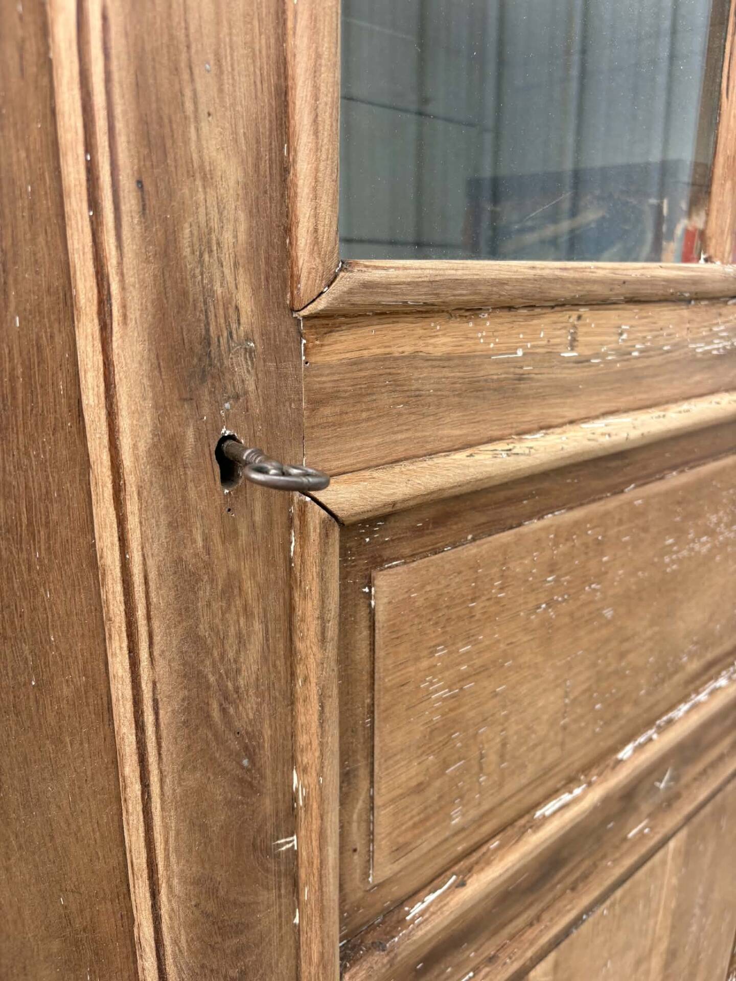 Armoire / vitrine  ancienne en bois massif