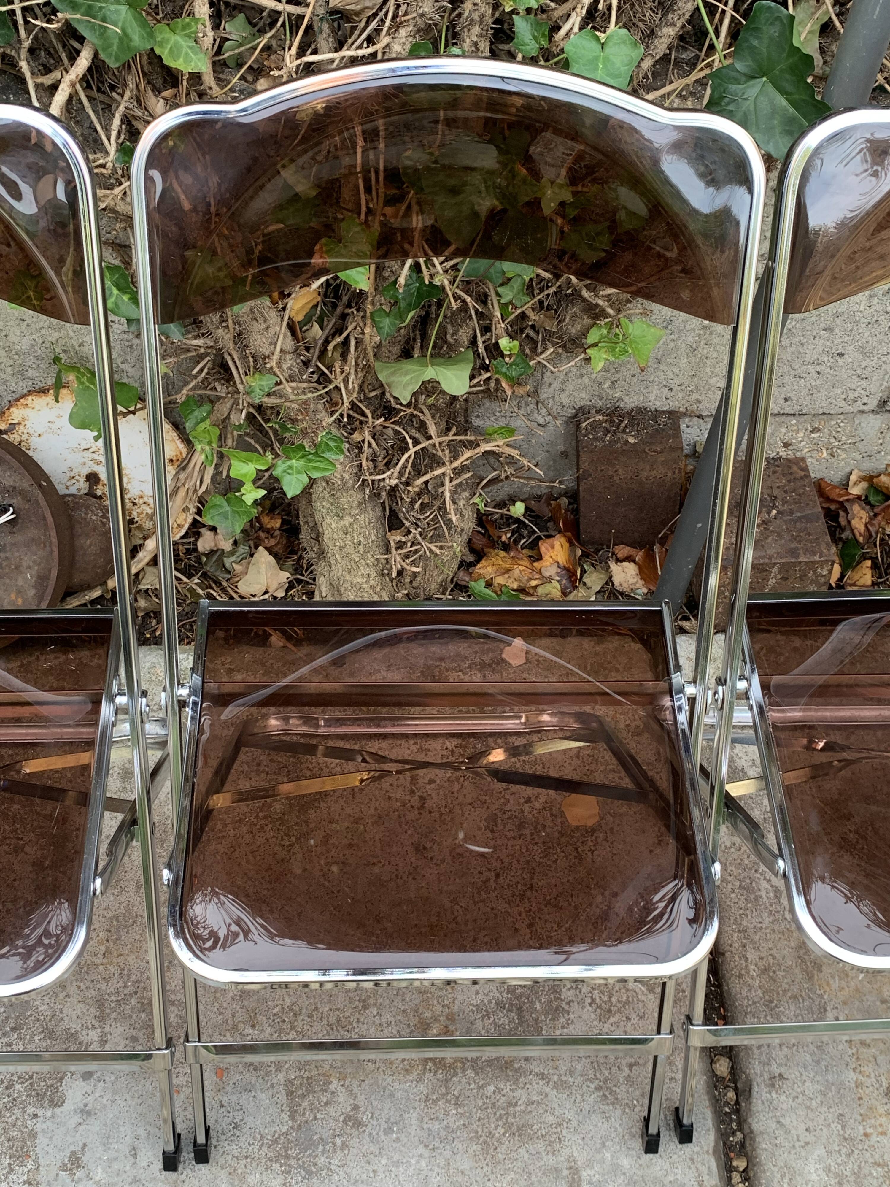 6 chaises pliantes en Plexiglas fumé et métal chrome Chaisor 1970