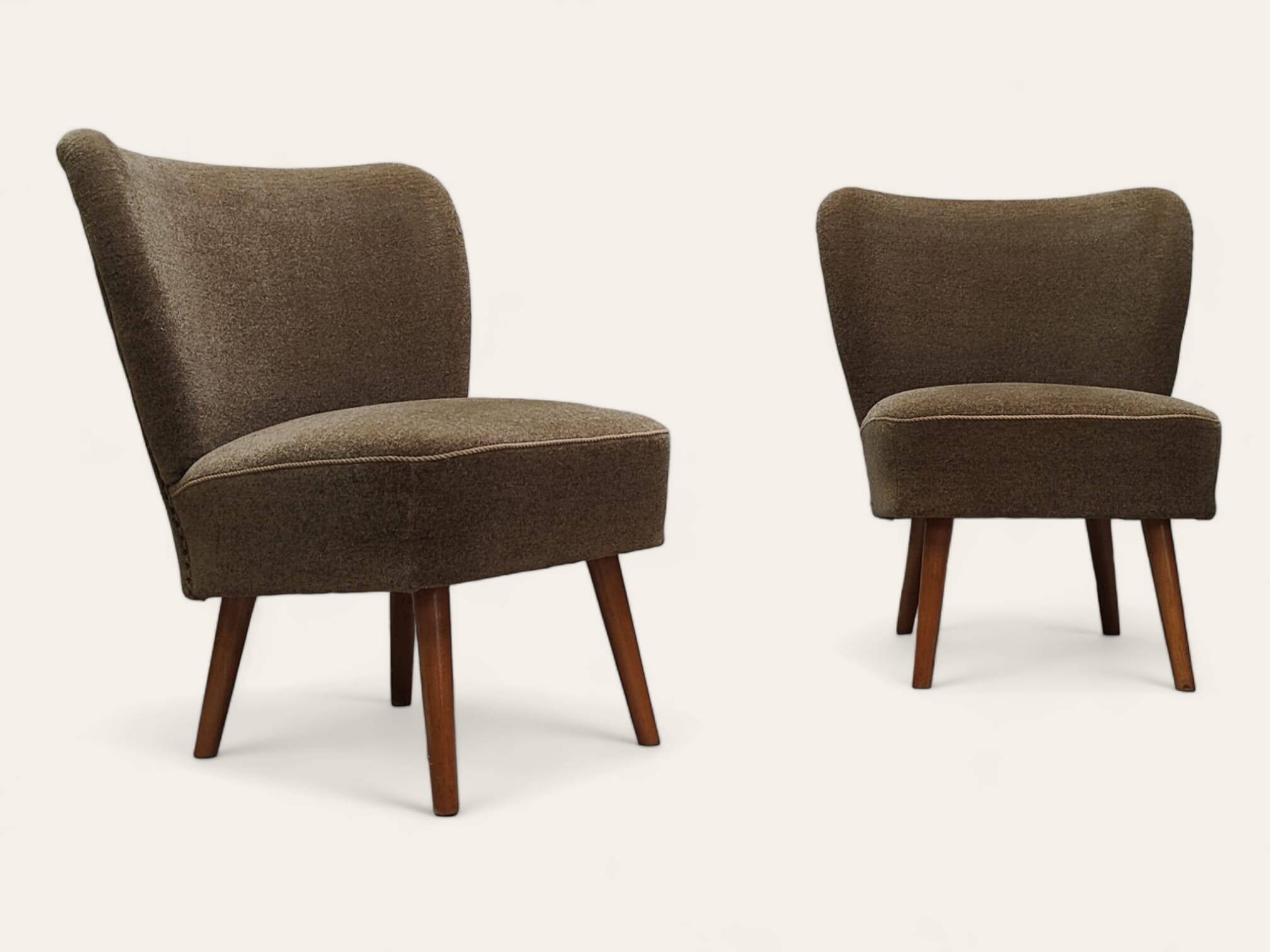 Deux fauteuils cocktail du milieu du siècle