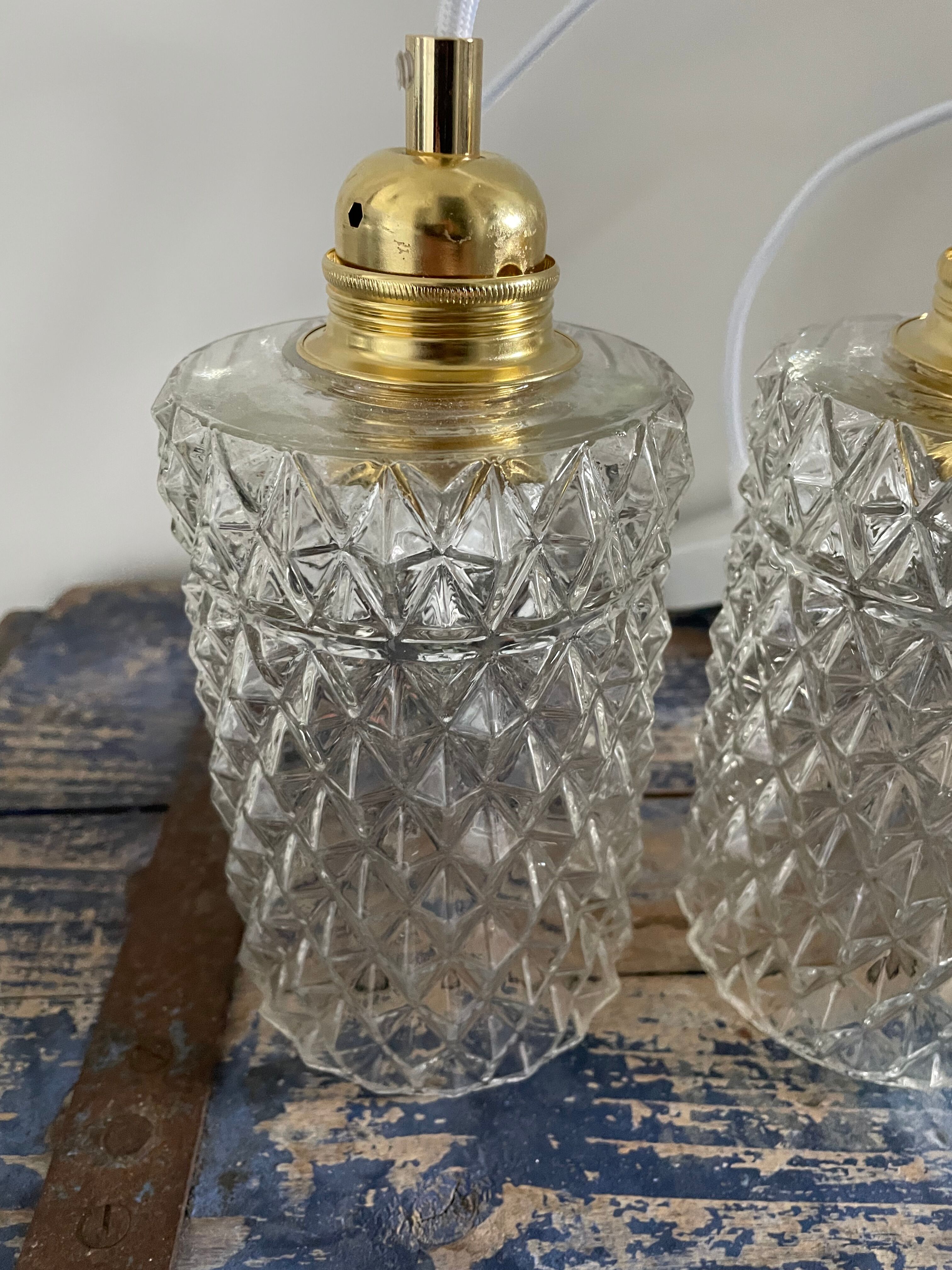 Set of three vintage pendant lamps in chiseled glass