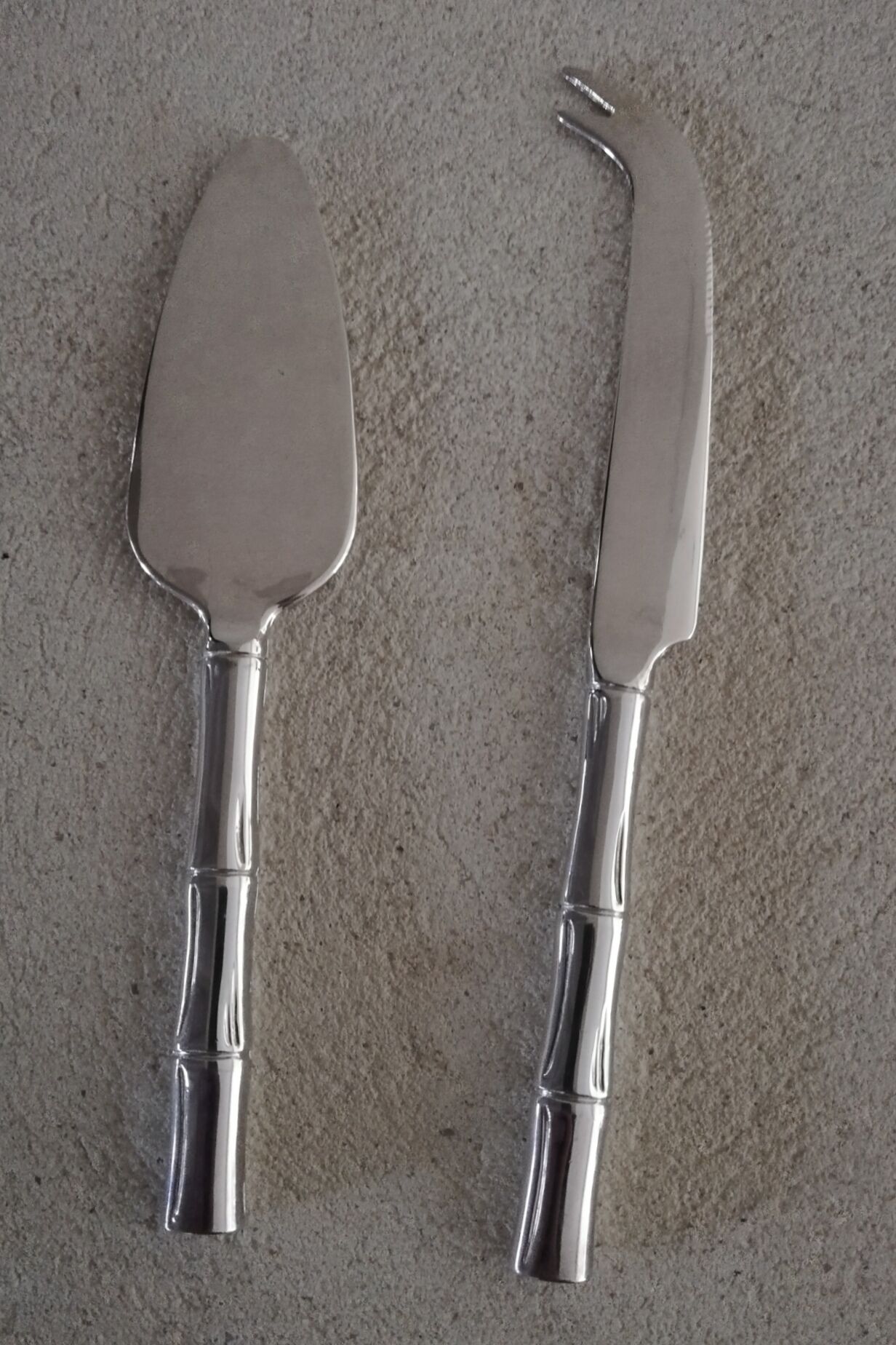 Foie gras shovel and cheese knife