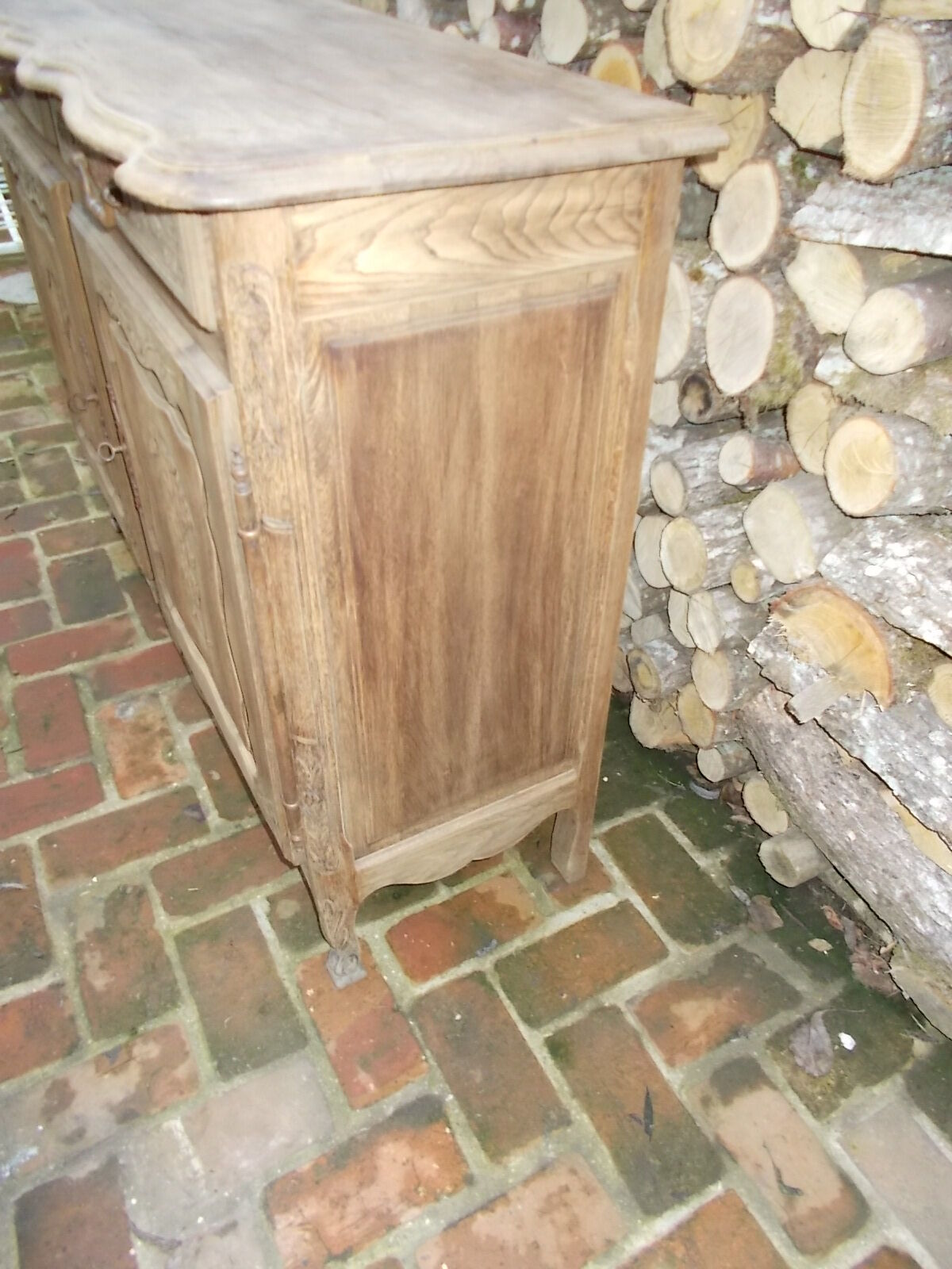 Country-style sideboard