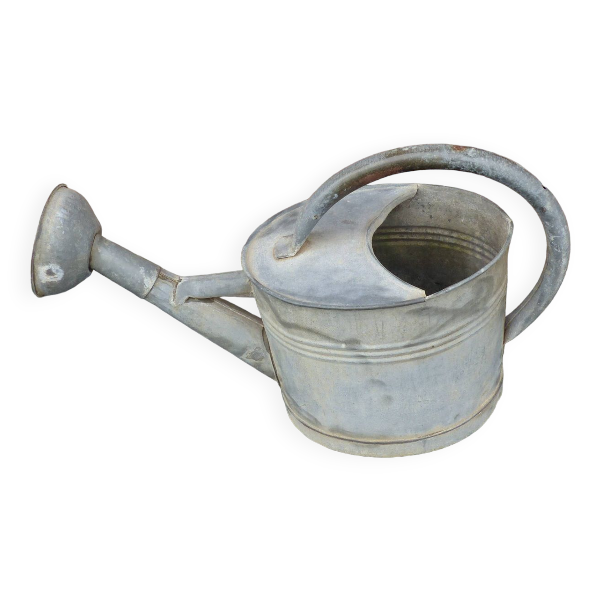 Zinc watering can with its apple