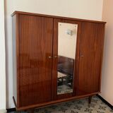 Armoire vintage avec étagères et miroir intérieur laqué
