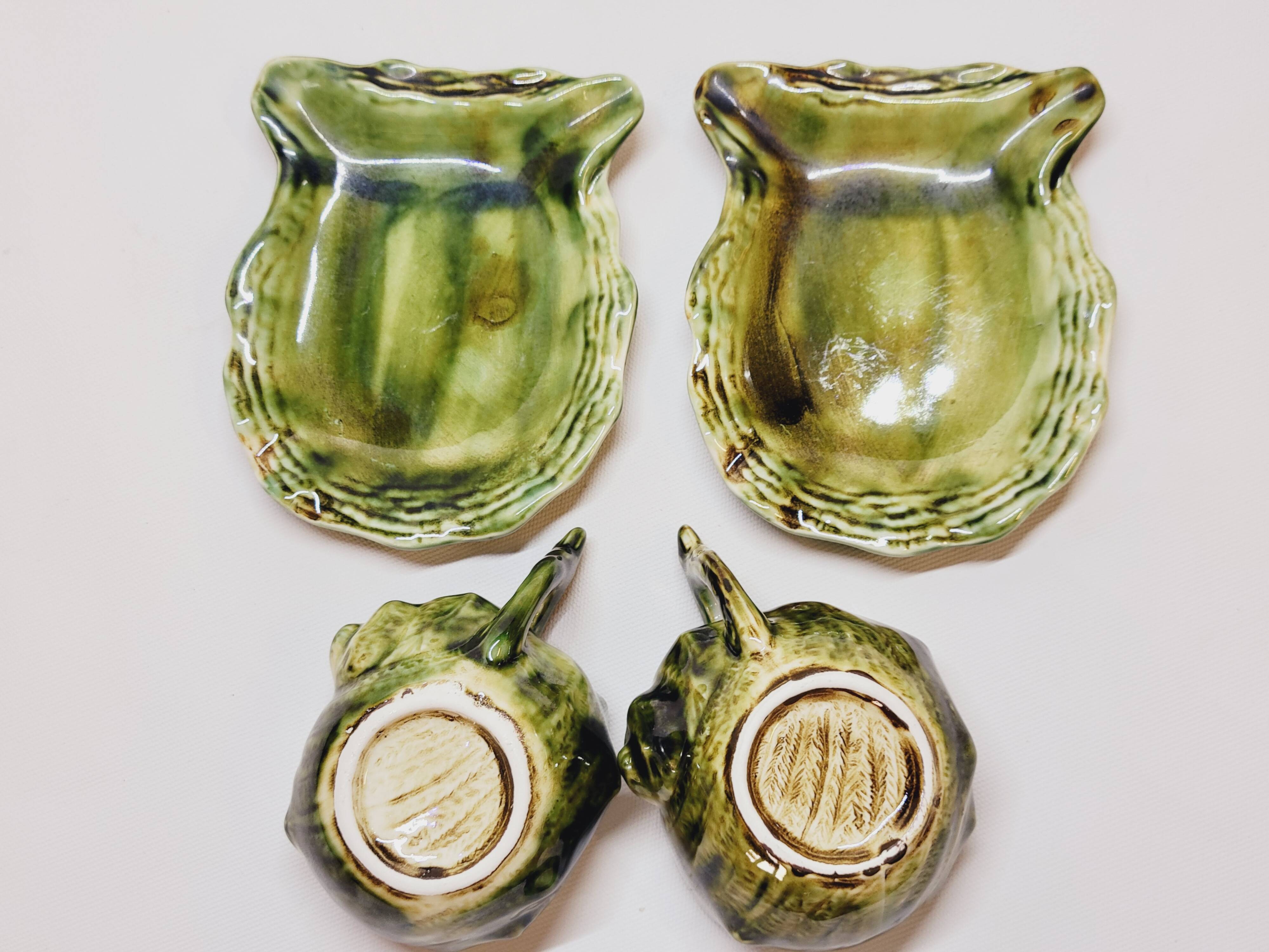 2 cups + 2 saucers in majolica slip ceramic zoomorphic snail shape