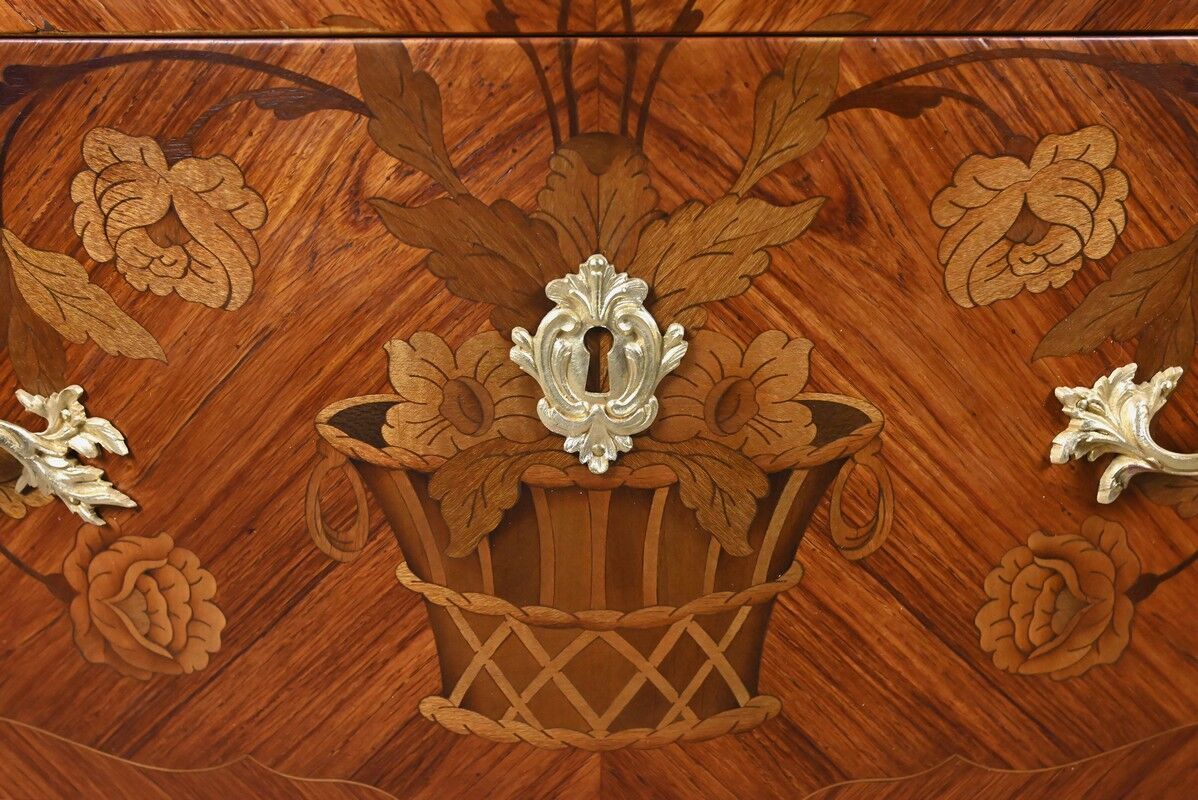 Small marquetry chest of drawers, Louis XV style – early 20th century