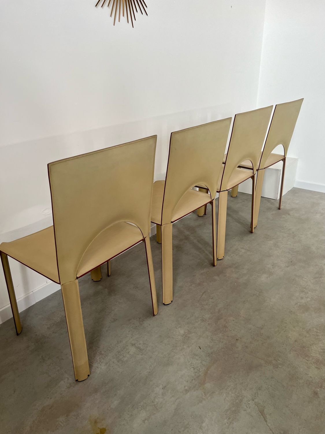 Lot 4 chairs all leather cream design 70s/80s Italy vintage
