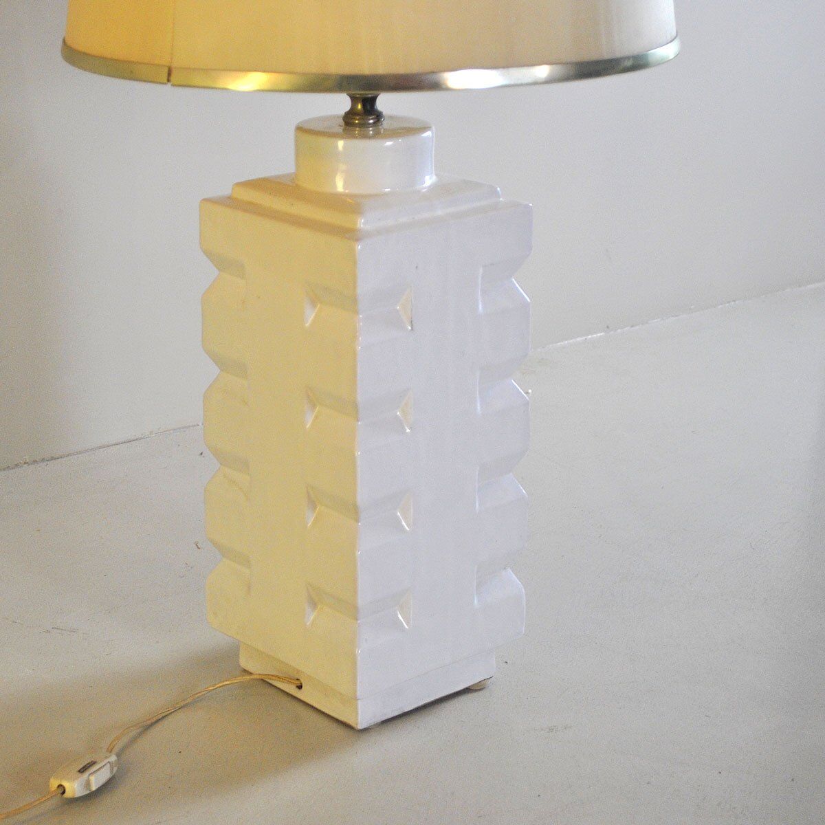 White ceramic table lamp, 1960s