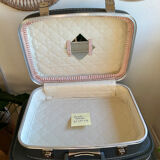 Complete set of "stewardess" nesting suitcases