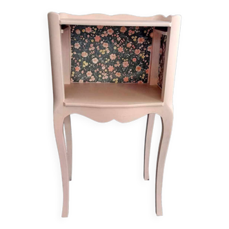 Vintage bedside table revamped