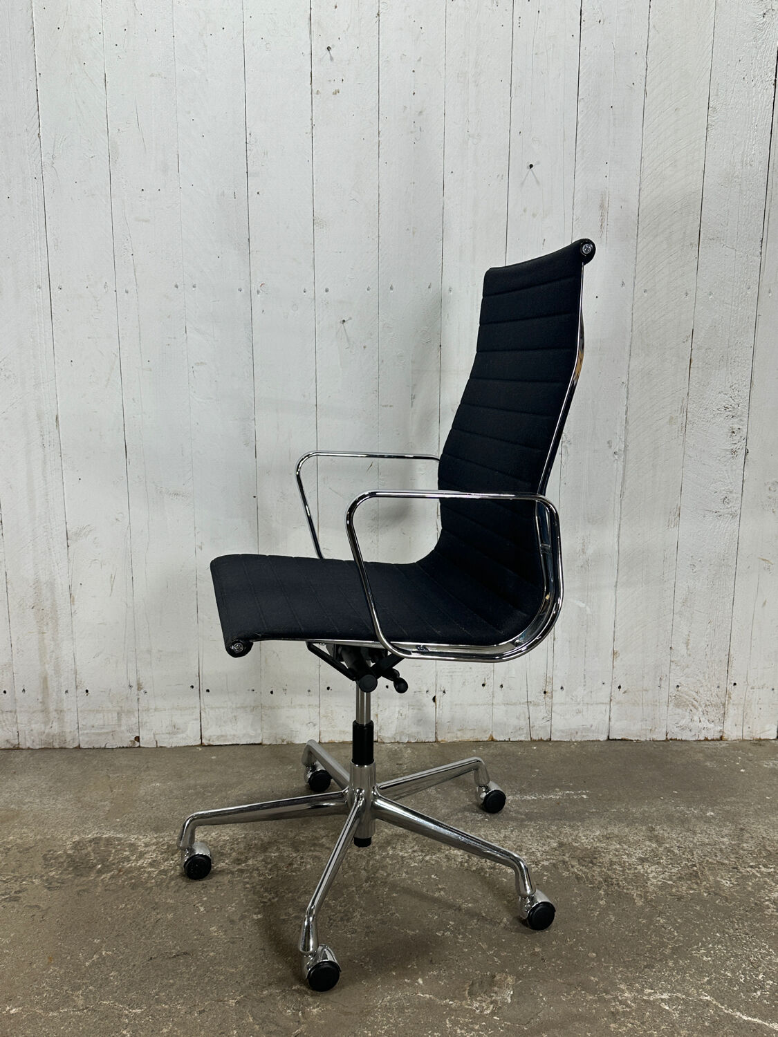 Eames Vitra EA 119 office chair