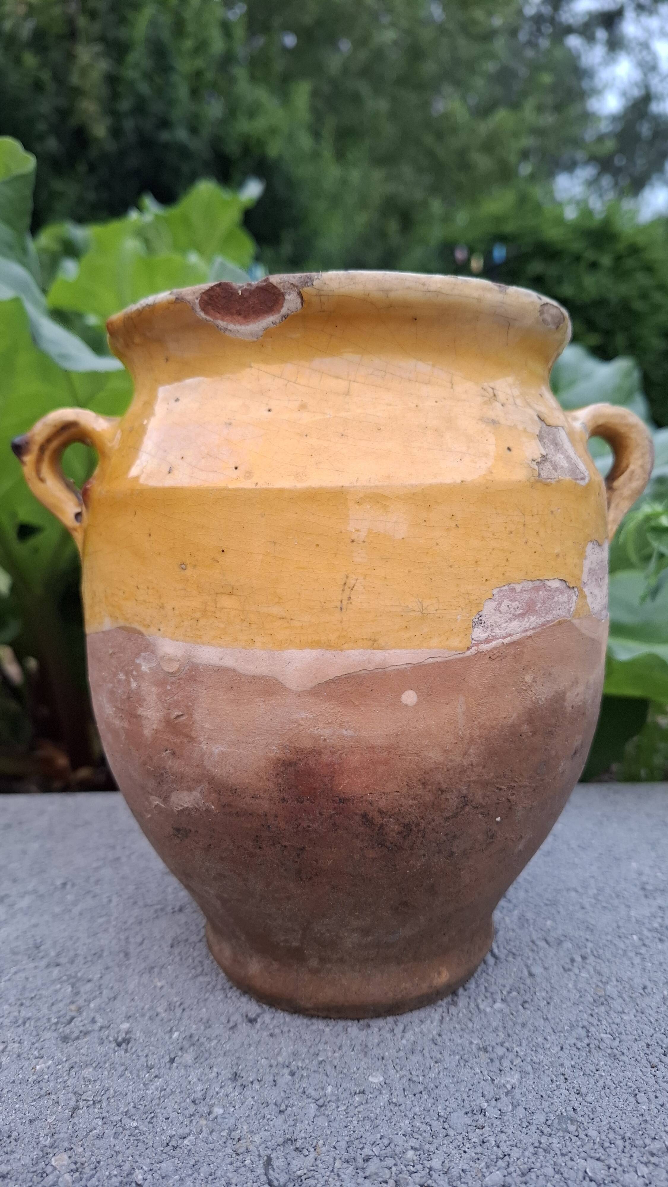 Old grease pot