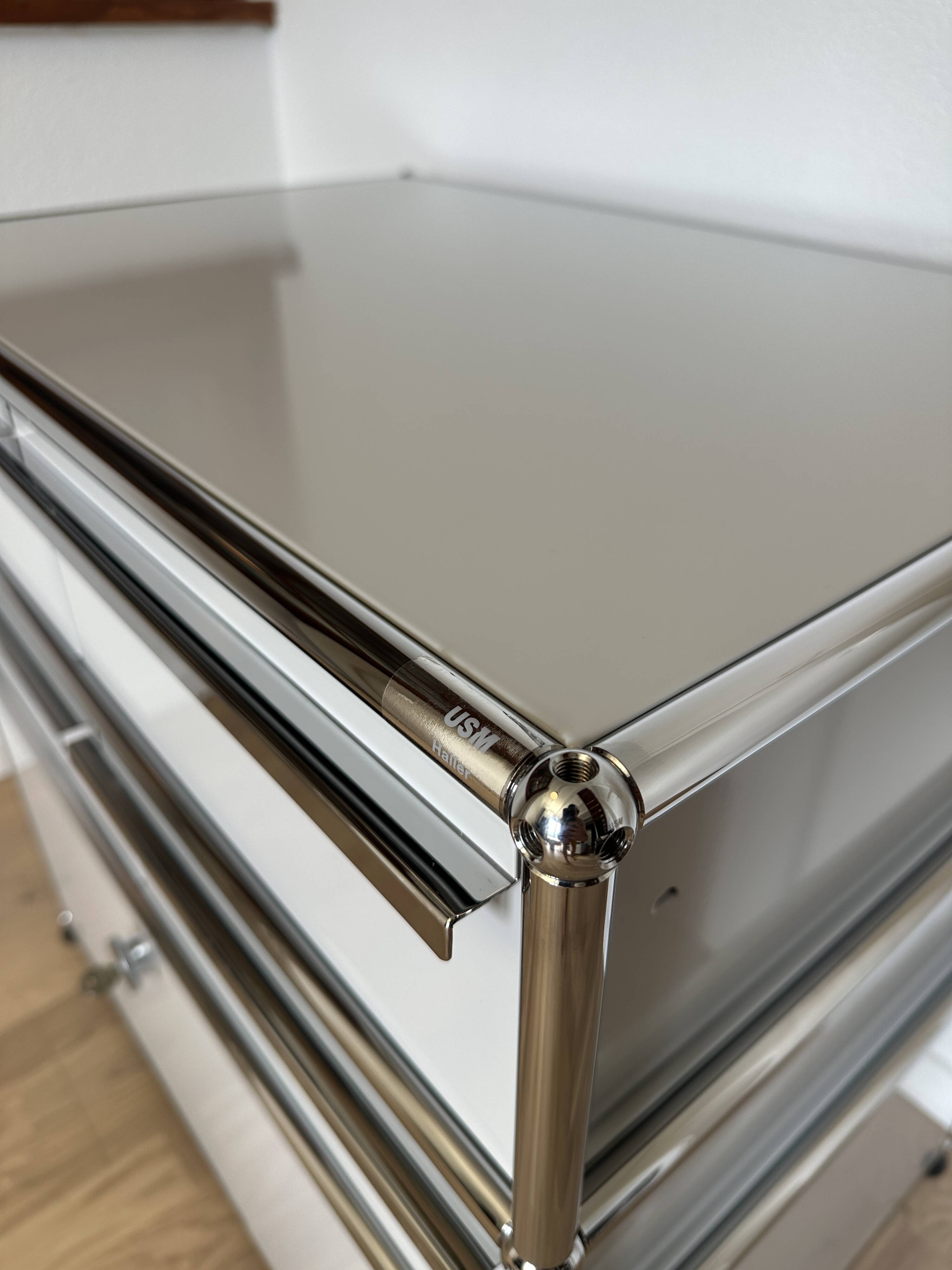 USM Haller Commode in Light Grey