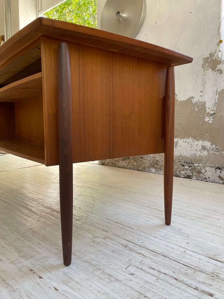 Scandinavian "boomerang" two-sided teak desk Midtjydsk Mobelfabrilk