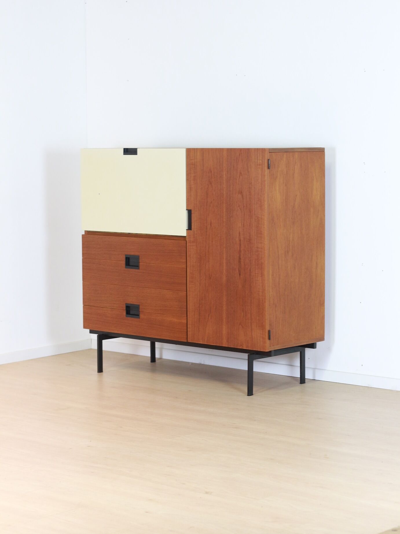 Cabinet model CU01 – Cees Braakman, Pastoe