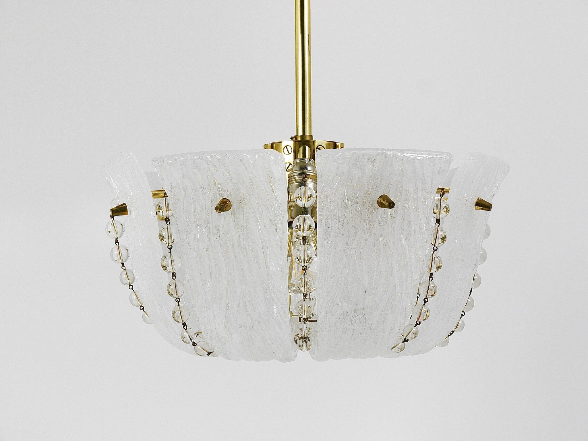 J.T. Kalmar Petite curved suspension basket, brass and glass, Austria, 1950s