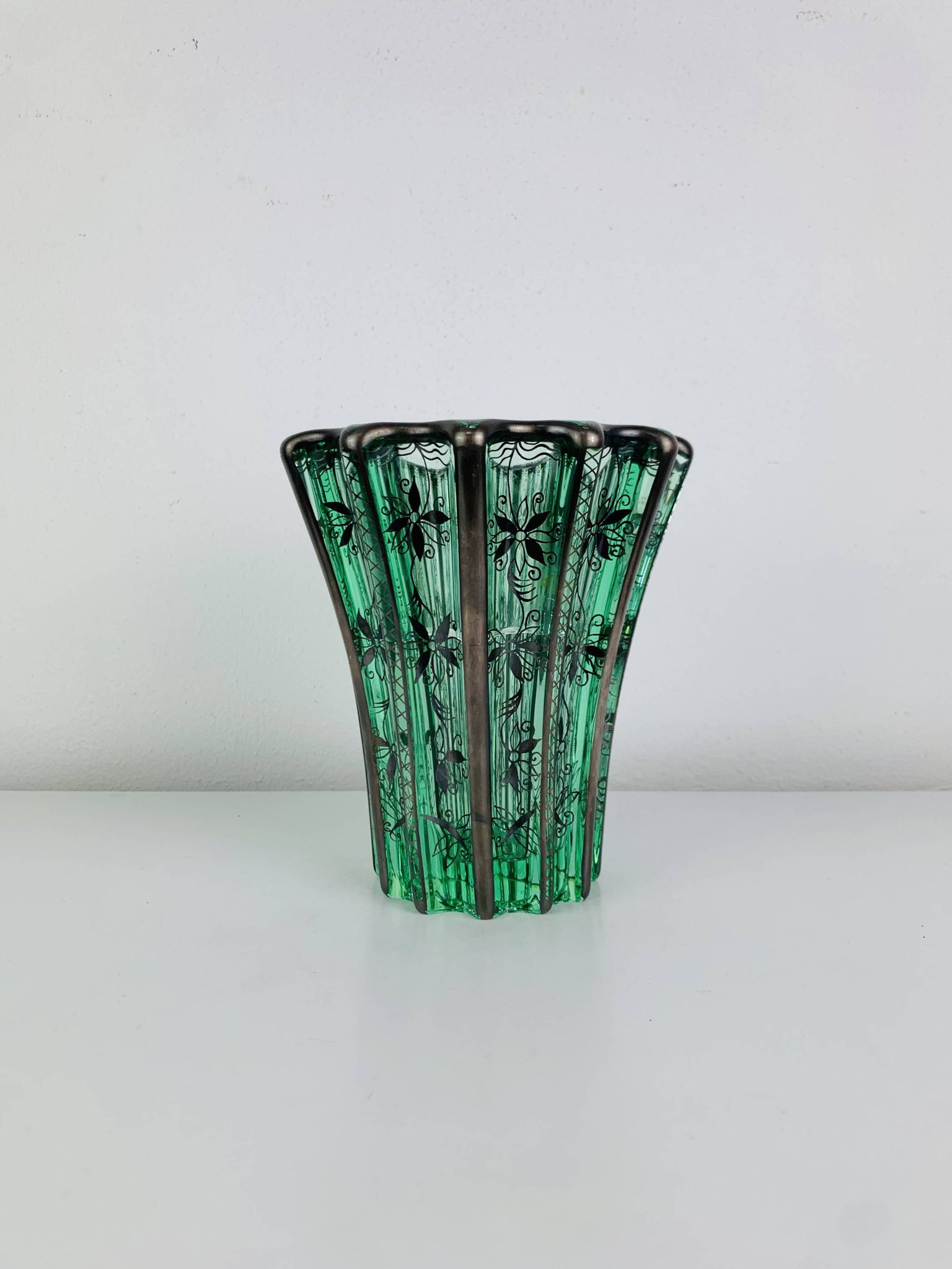 Vase art déco Pierre D'Avesn décor à l'argent par atelier Saint Graal