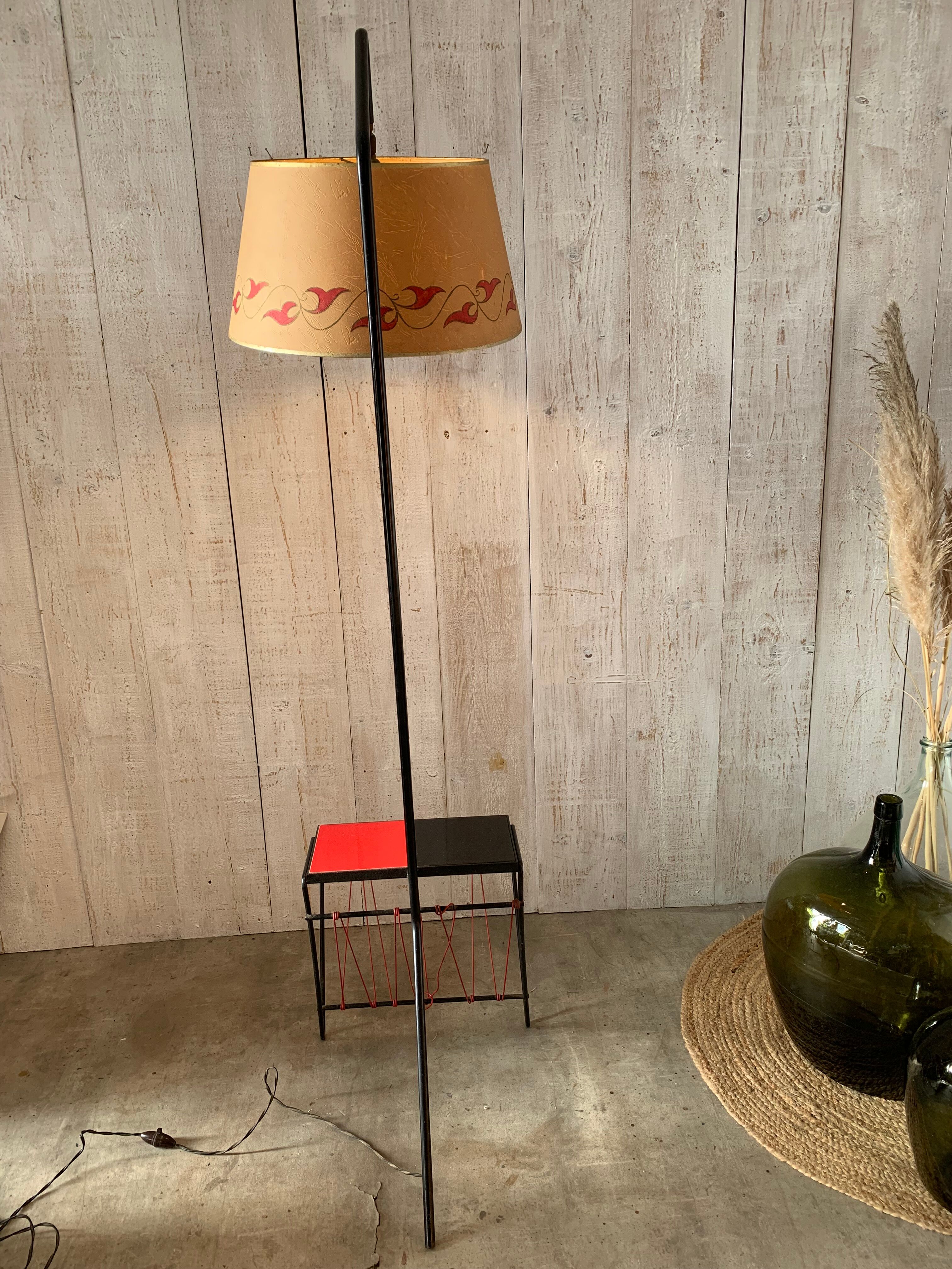 Scoubidou floor lamp