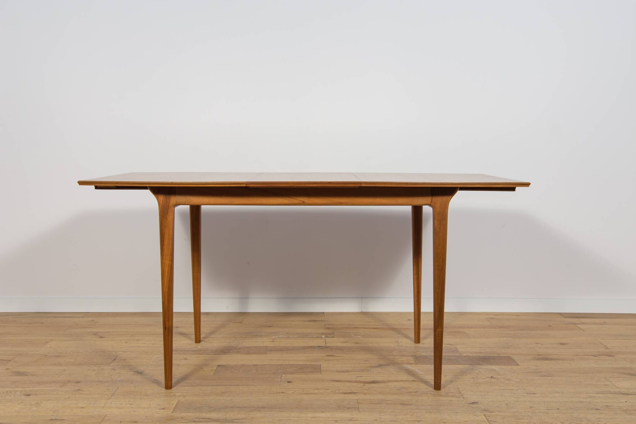 Table à manger extensible en teck du milieu du siècle de McIntosh, Royaume-Uni.